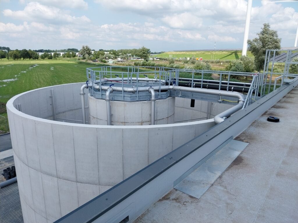 Tankreinigingsinstallatie op een industriële locatie in Geldermalsen.